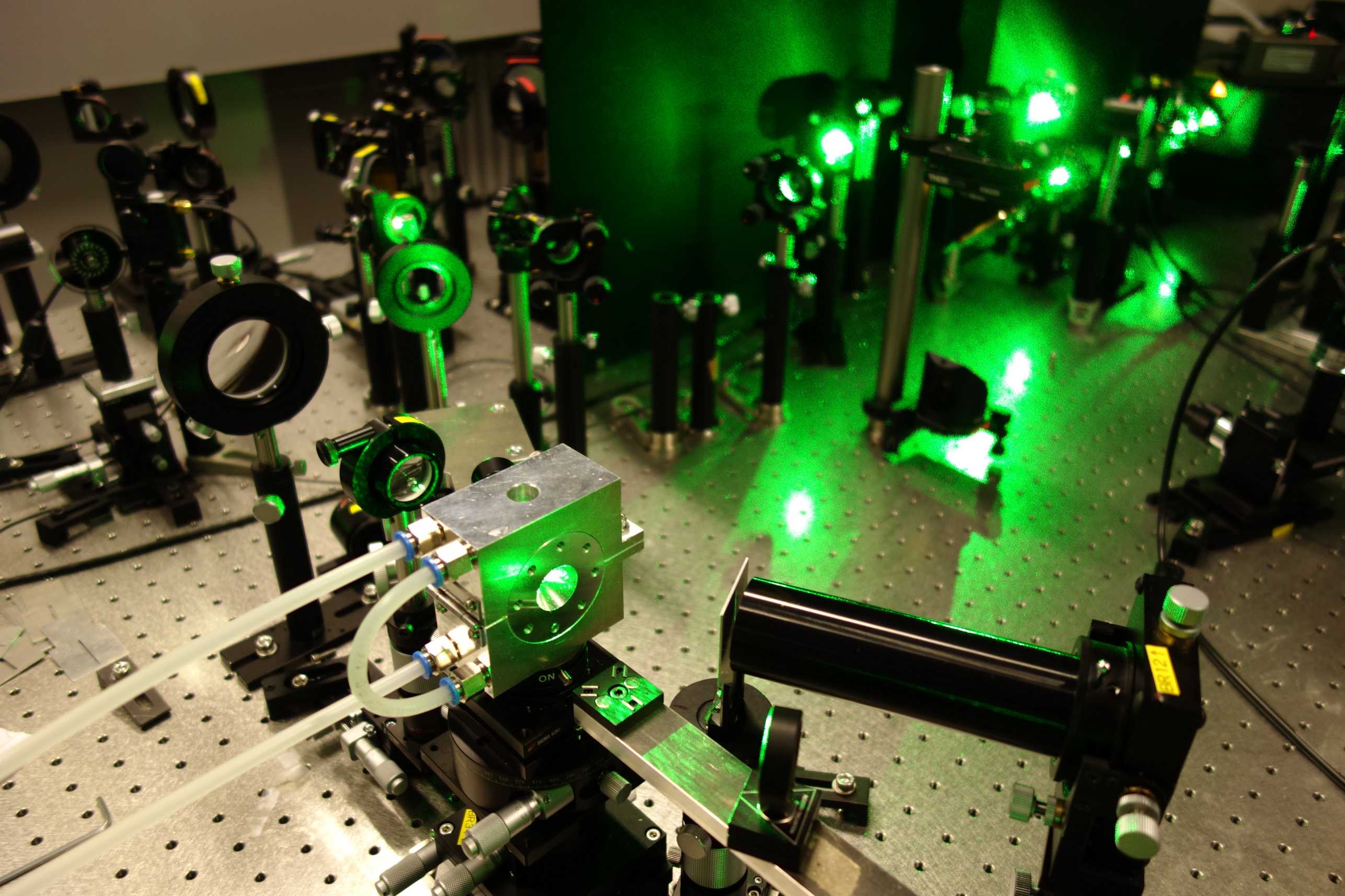 Brillouin spectroscopy – Experimental Mineral Physics | ETH Zurich